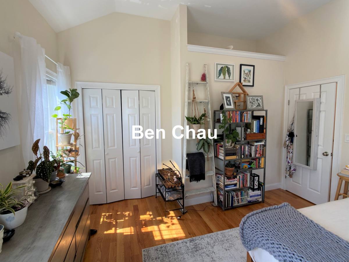 House for rent at 14 Flint St #2B, Somerville, MA 02145