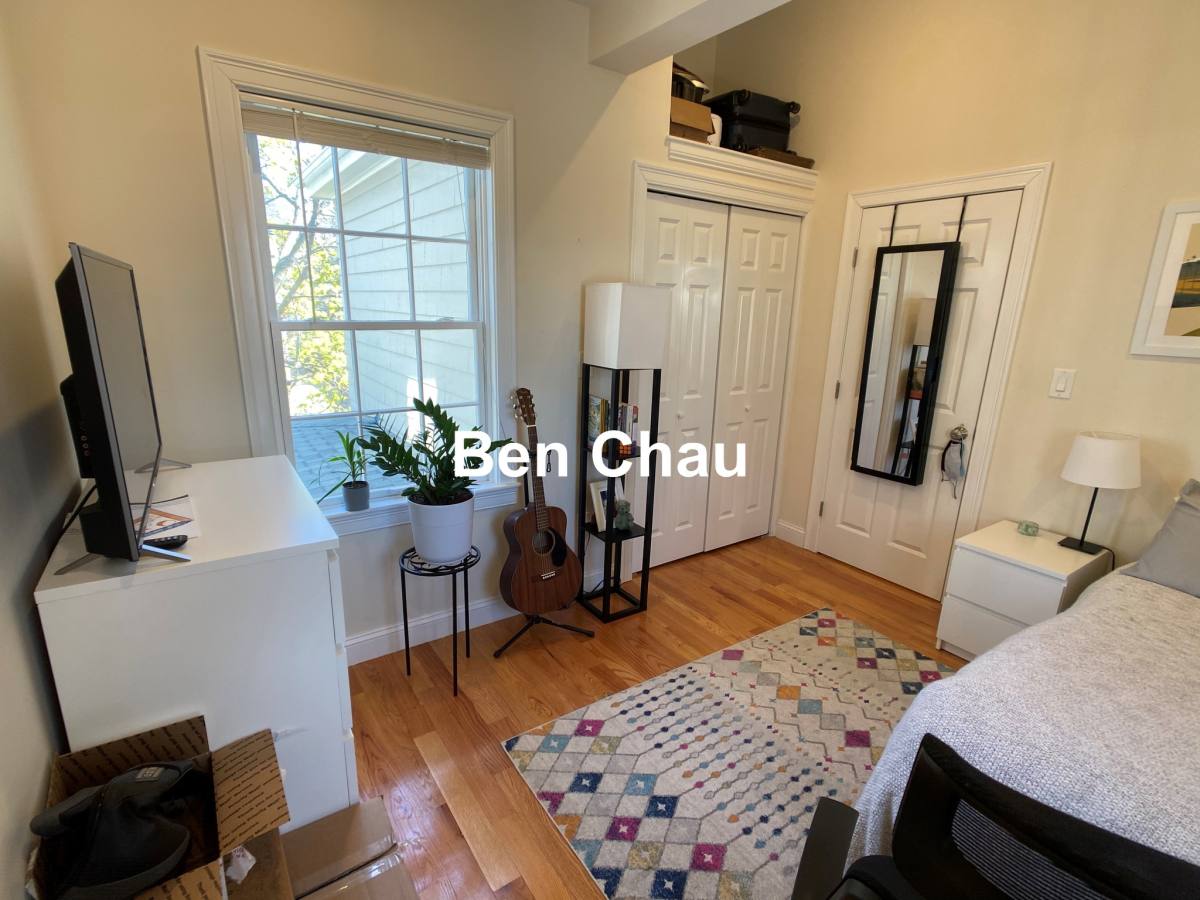 House for rent at 14 Flint St #2B, Somerville, MA 02145