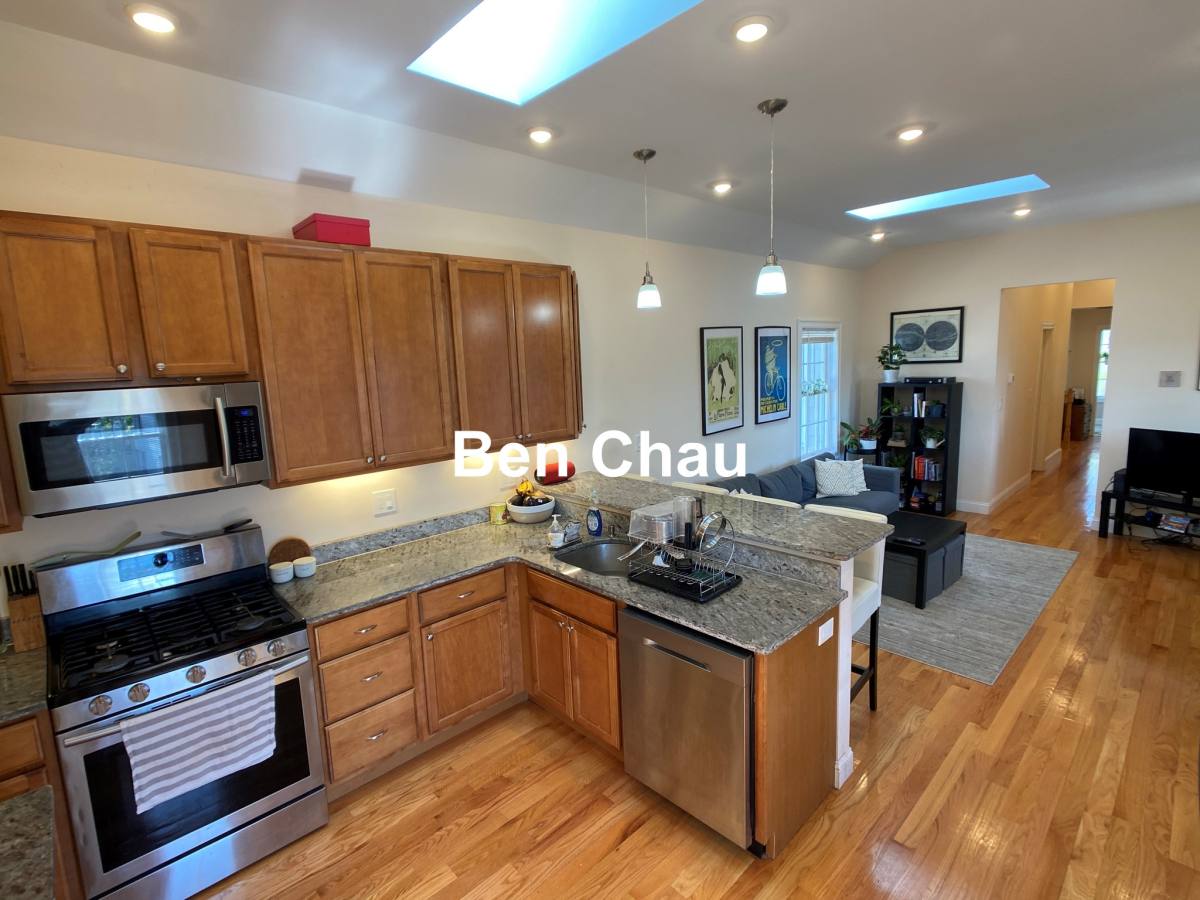 House for rent at 14 Flint St #2B, Somerville, MA 02145