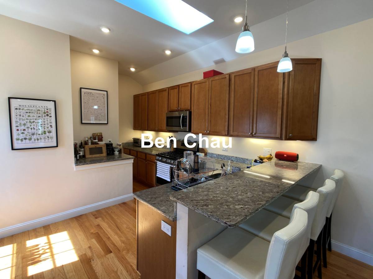 House for rent at 14 Flint St #2B, Somerville, MA 02145