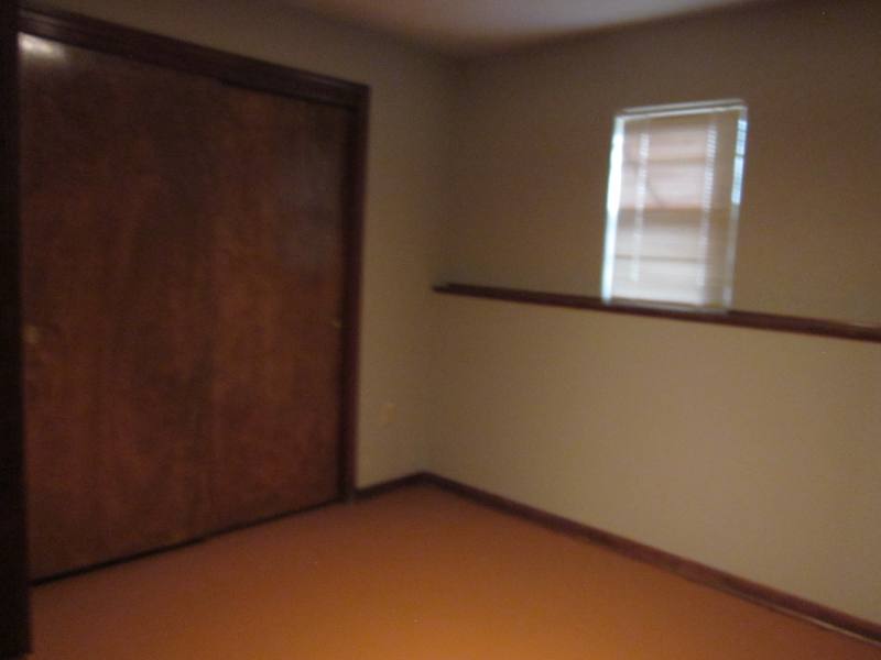 House for rent at 427 S Cardinal Dr, Olathe, KS 66062