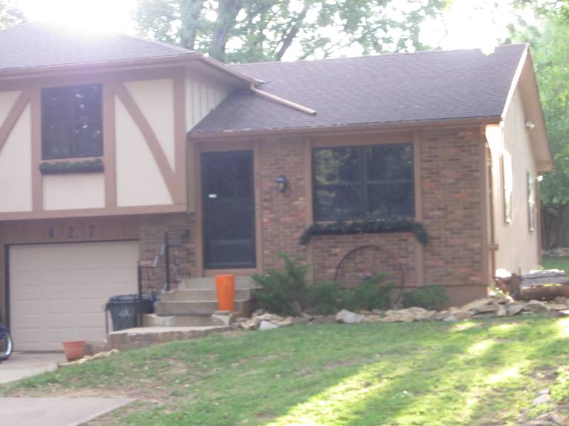 House for rent at 427 S Cardinal Dr, Olathe, KS 66062
