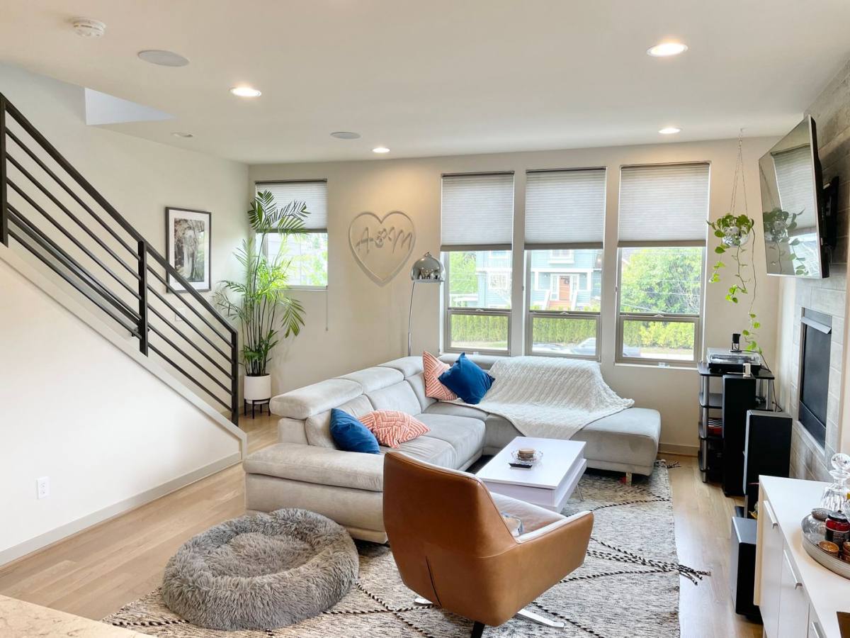 Townhouse for rent at 12004 Greenwood Ave N, Seattle, WA 98133