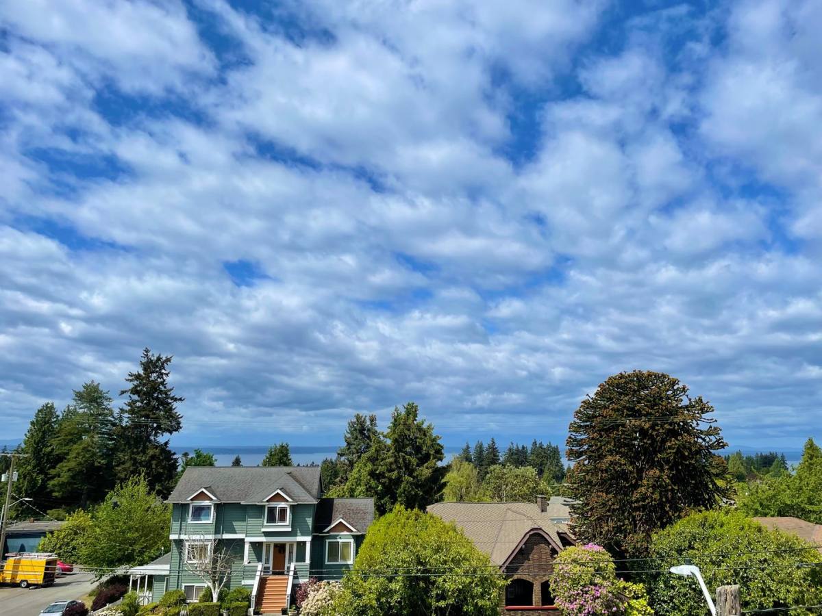 Townhouse for rent at 12004 Greenwood Ave N, Seattle, WA 98133