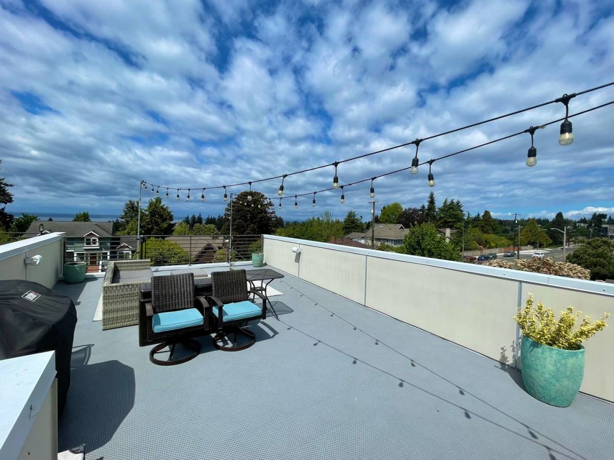 Townhouse for rent at 12004 Greenwood Ave N, Seattle, WA 98133