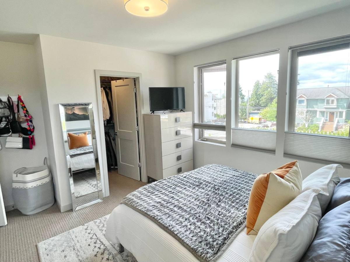 Townhouse for rent at 12004 Greenwood Ave N, Seattle, WA 98133