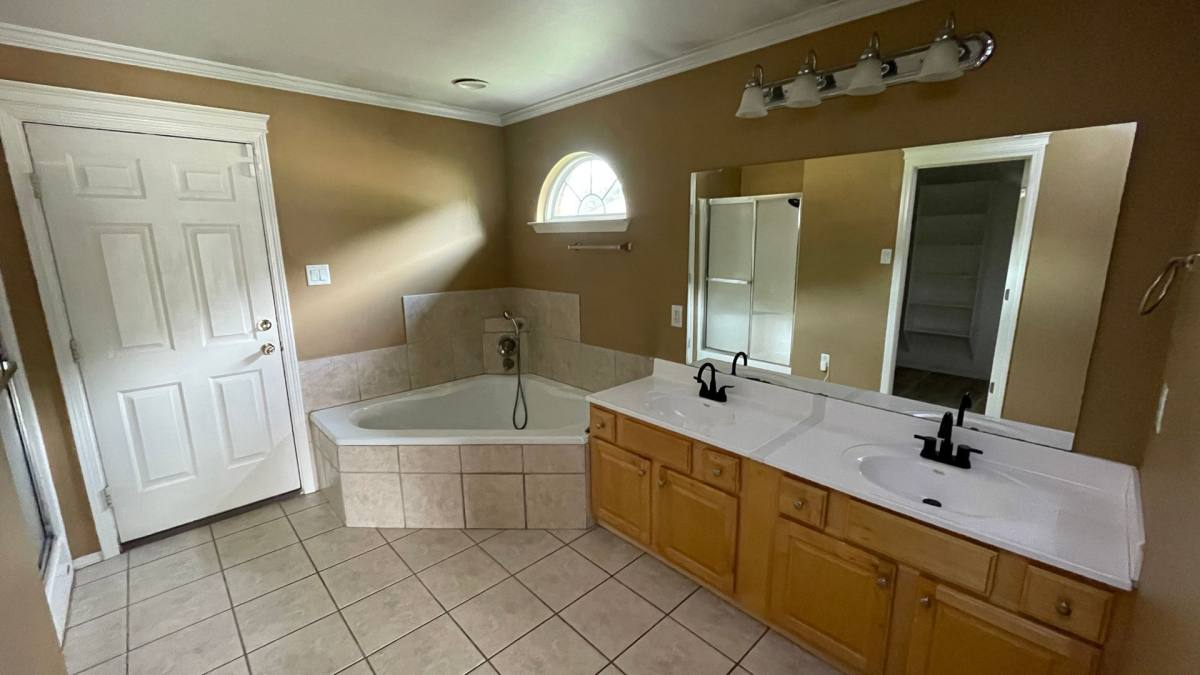 House for rent at 13823 Harold Dr, Alexander, AR 72002