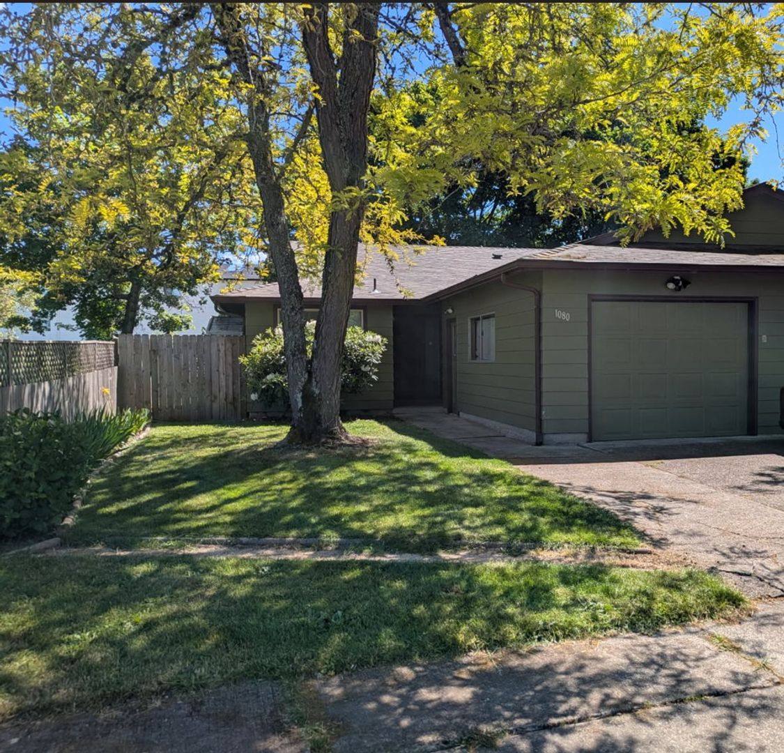 Apartment for rent at 1078 & 1080 Alder Dr NE, Salem, OR 97303