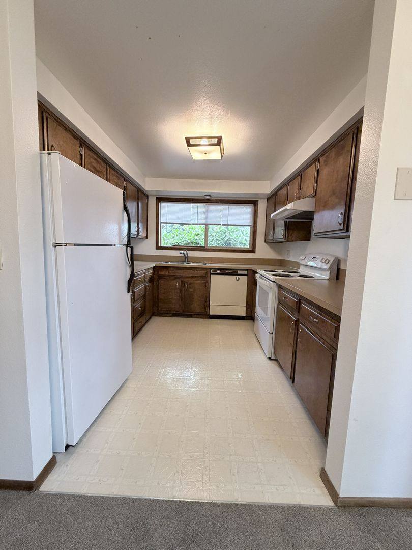 Apartment for rent at 1078 & 1080 Alder Dr NE, Salem, OR 97303