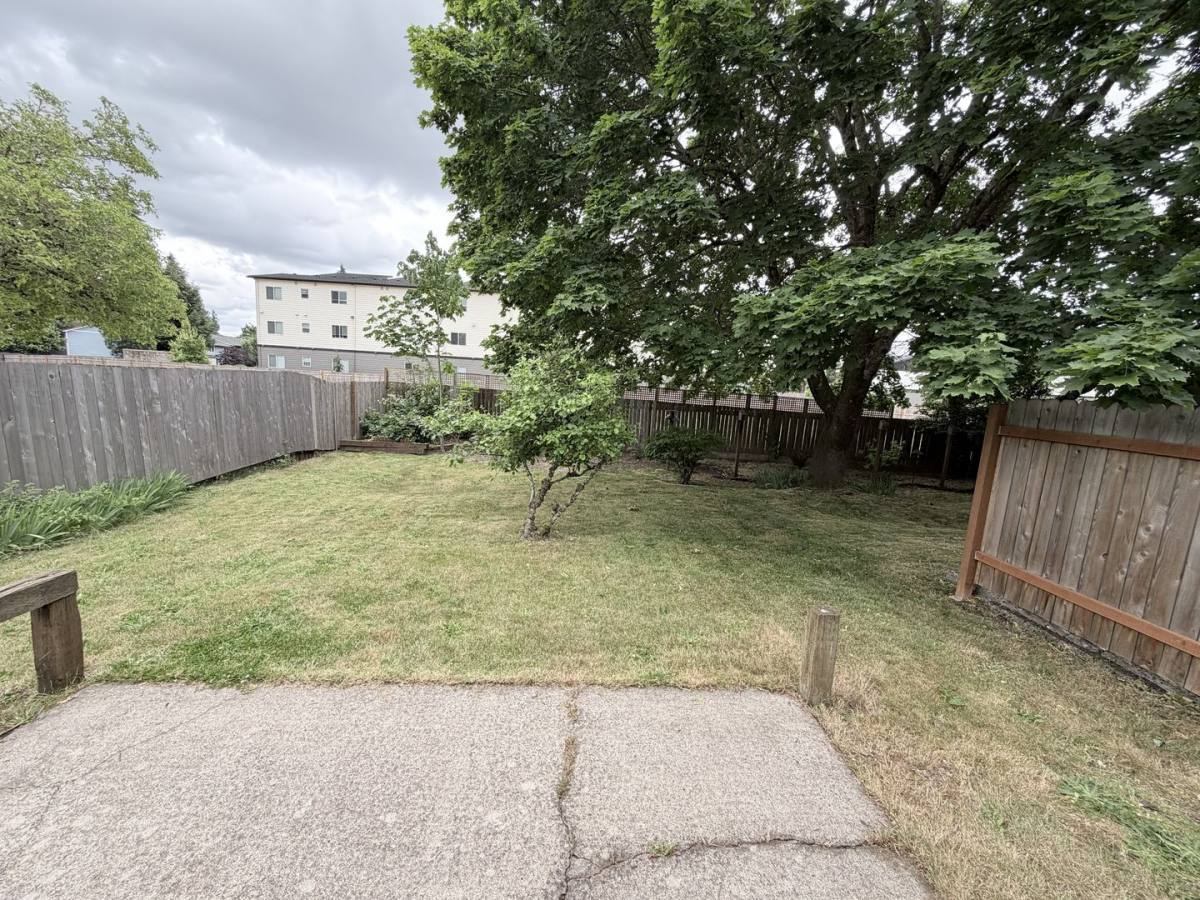 Apartment for rent at 1078 & 1080 Alder Dr NE, Salem, OR 97303