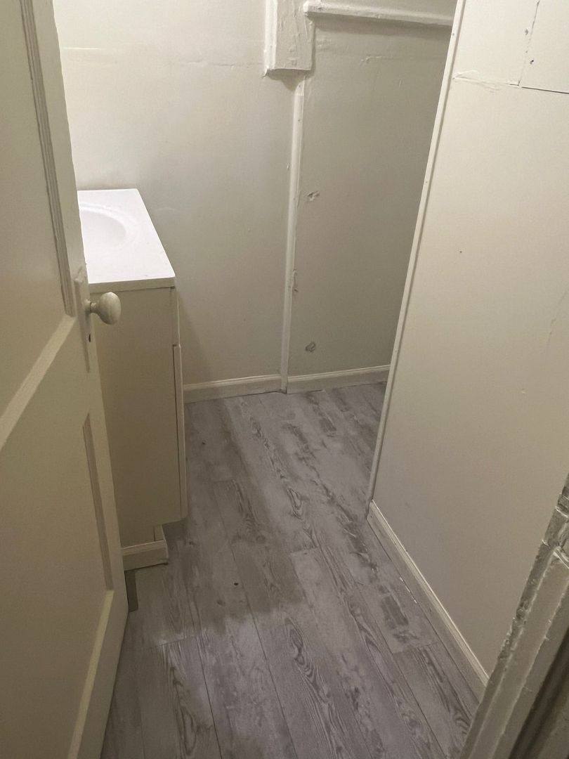 Apartment for rent at 210 Lawrence St, Newark, OH 43055