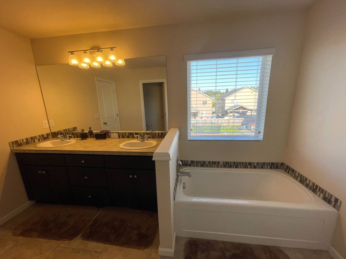 House for rent at 5035 NE 126th Ave, Vancouver, WA 98682
