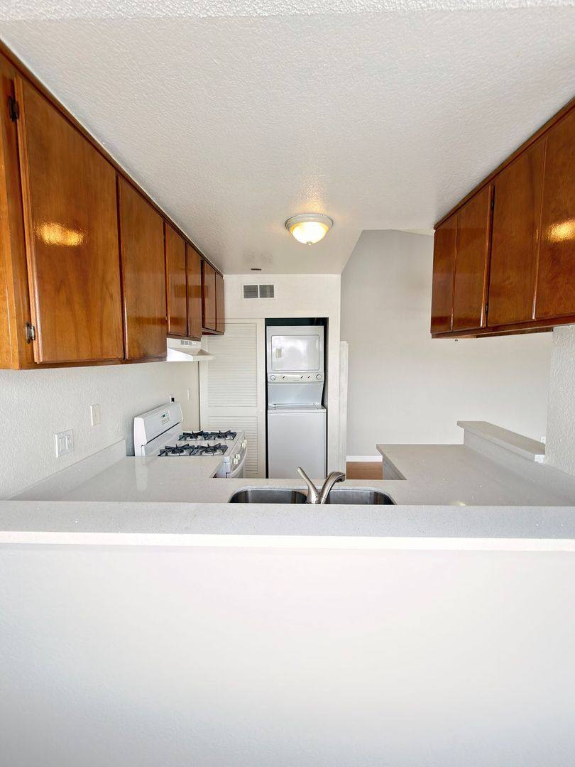 Apartment for rent at 1436 Obispo Ave, Long Beach, CA 90804