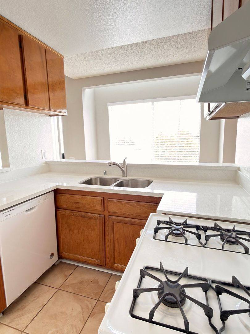 Apartment for rent at 1436 Obispo Ave, Long Beach, CA 90804