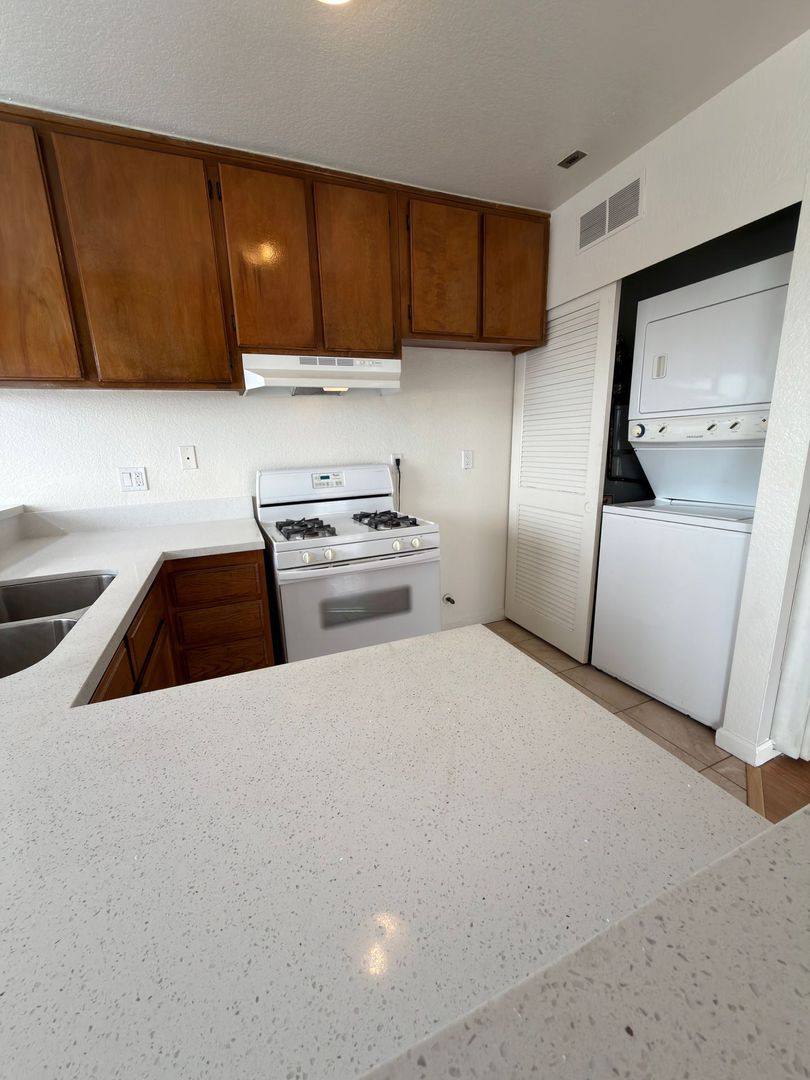 Apartment for rent at 1436 Obispo Ave, Long Beach, CA 90804