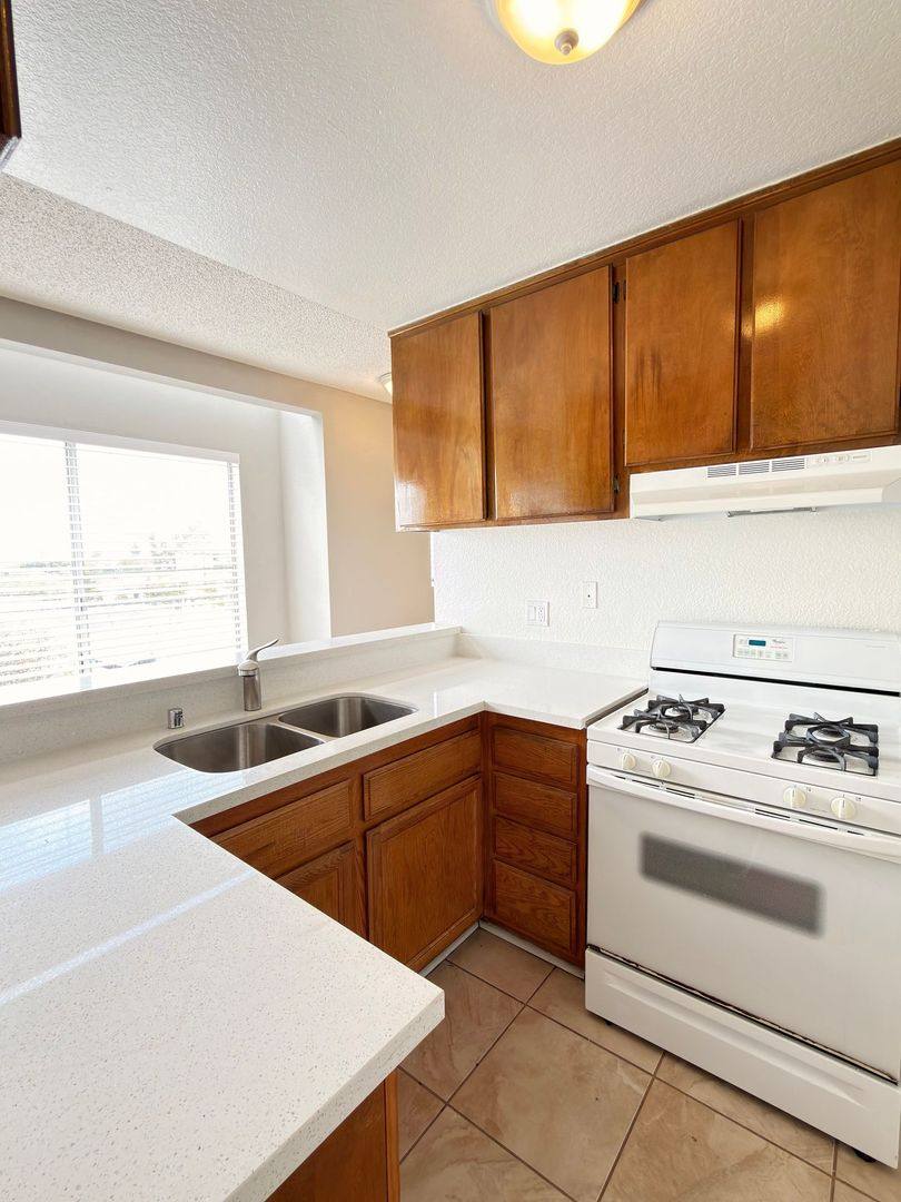Apartment for rent at 1436 Obispo Ave, Long Beach, CA 90804