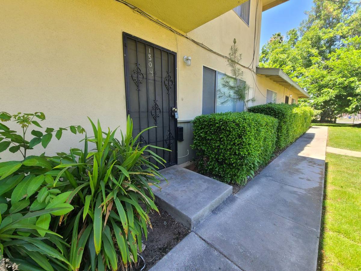 Apartment for rent at 1302-1308 E Central Ave, Redlands, CA 92374