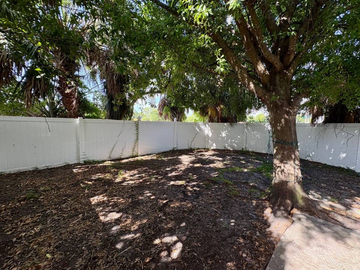 Townhouse for rent at 409 57th Ave Dr E #A, Bradenton, FL 34203
