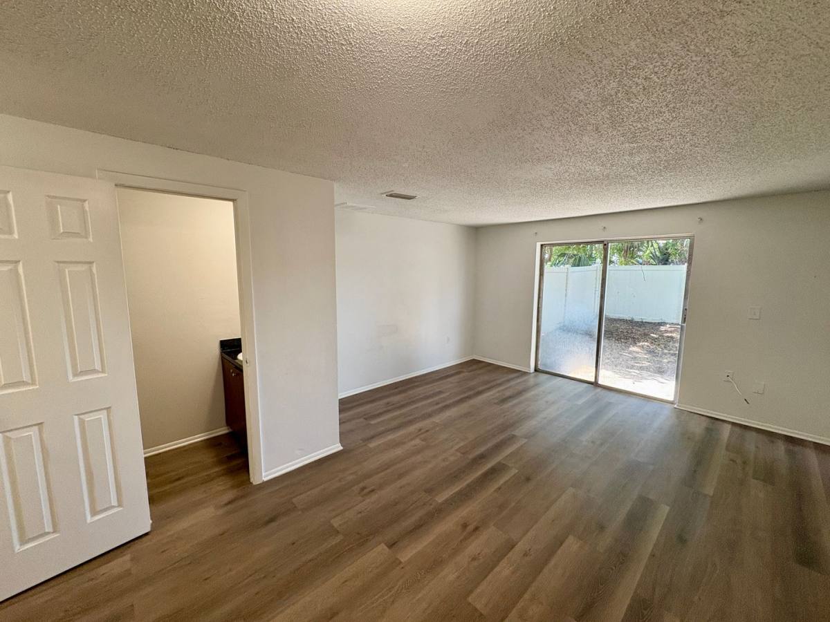 Townhouse for rent at 409 57th Ave Dr E #A, Bradenton, FL 34203