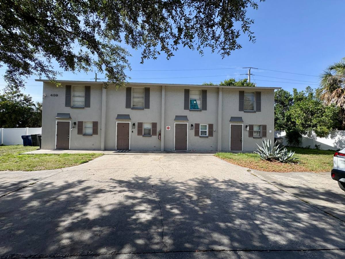 Townhouse for rent at 409 57th Ave Dr E #A, Bradenton, FL 34203