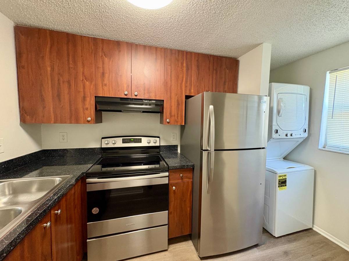 Townhouse for rent at 409 57th Ave Dr E #A, Bradenton, FL 34203