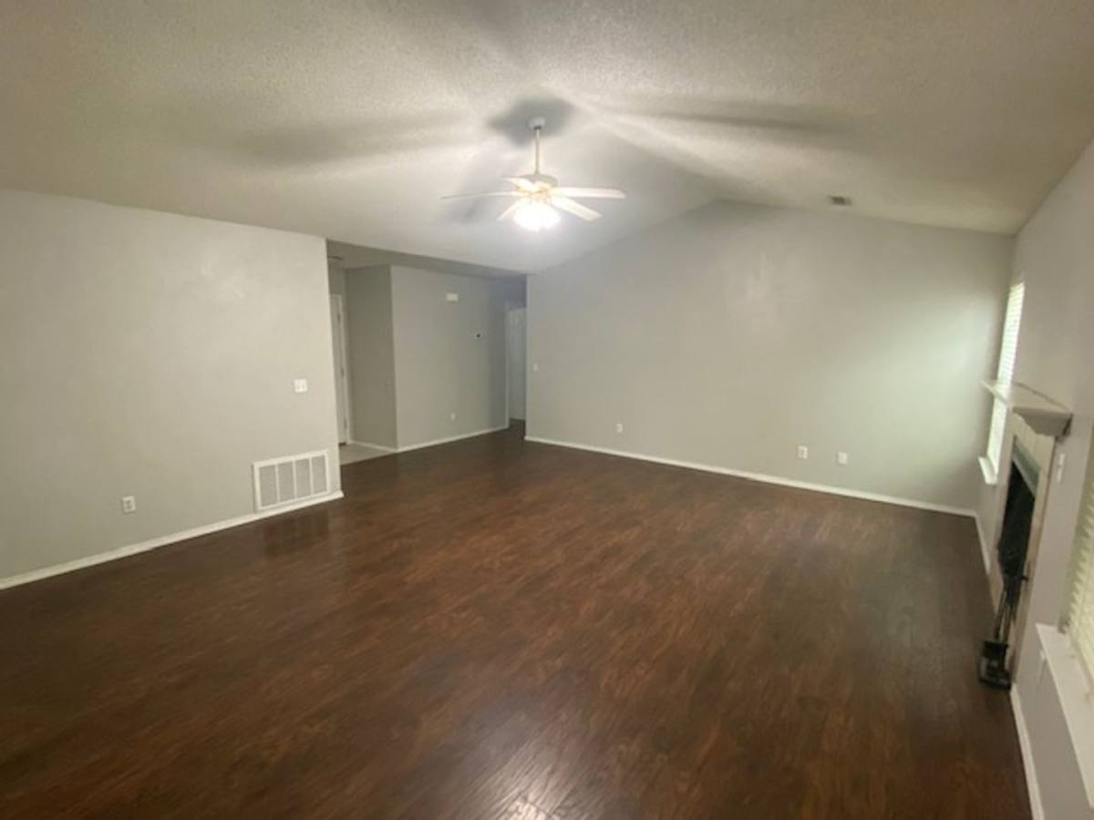 House for rent at 3194 Parkway Dr, Fayetteville, AR 72704