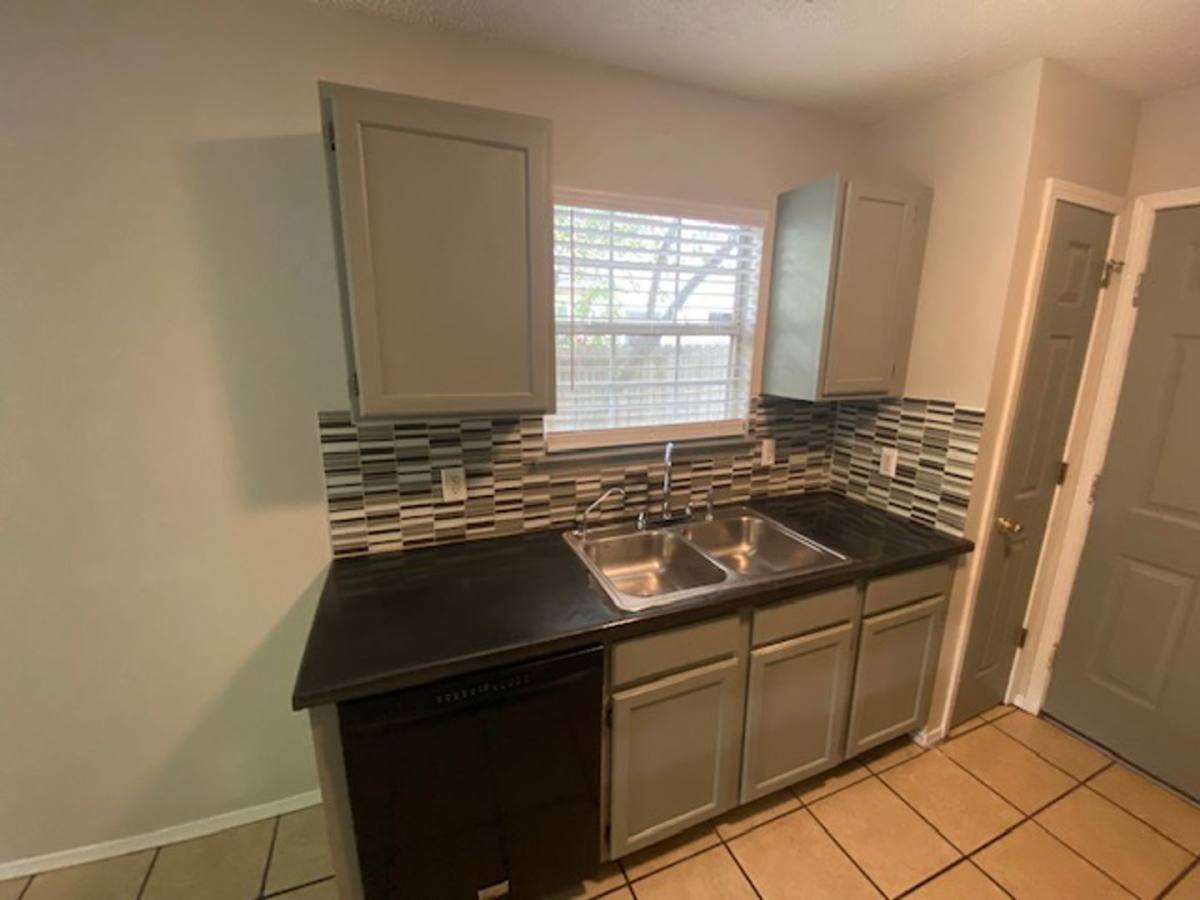 House for rent at 3194 Parkway Dr, Fayetteville, AR 72704
