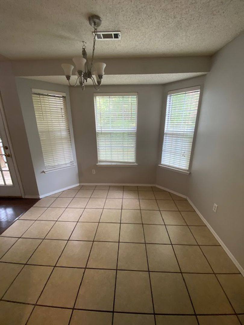 House for rent at 3194 Parkway Dr, Fayetteville, AR 72704