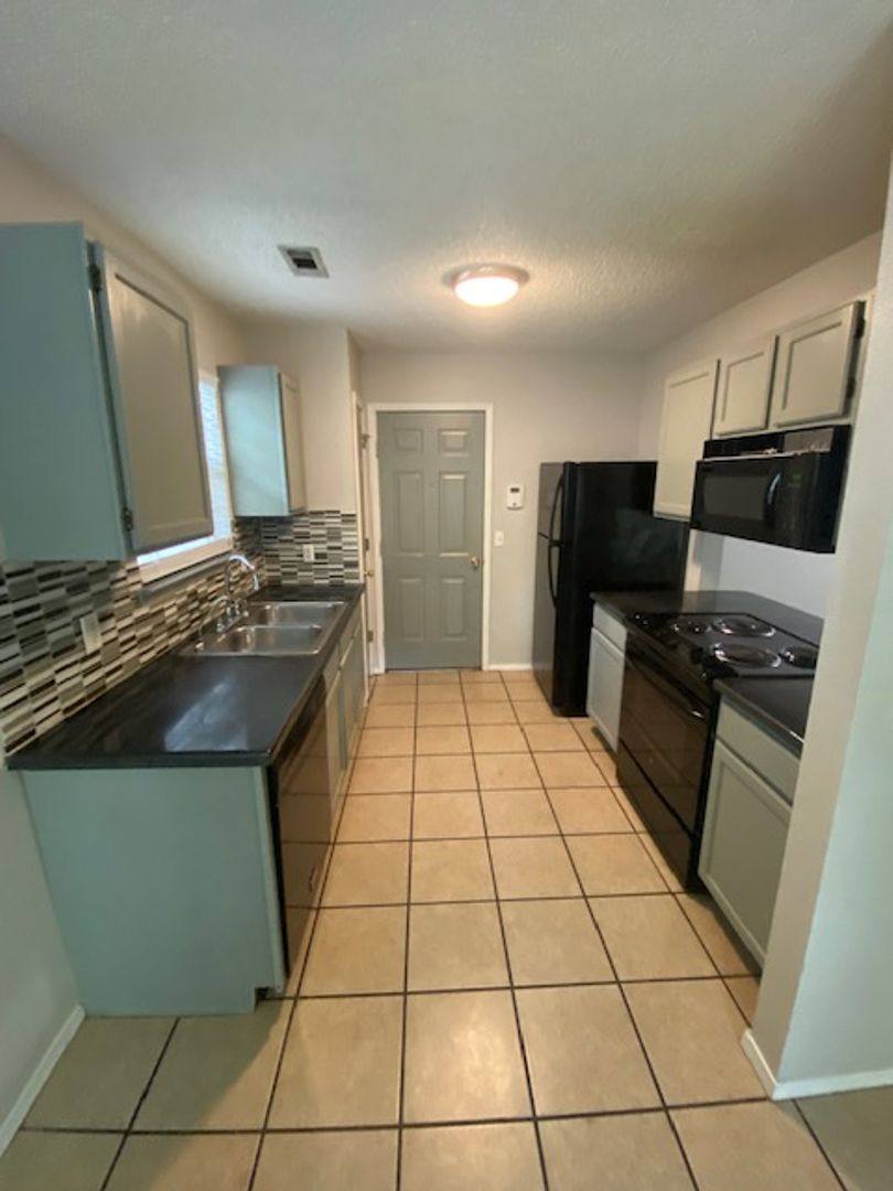 House for rent at 3194 Parkway Dr, Fayetteville, AR 72704
