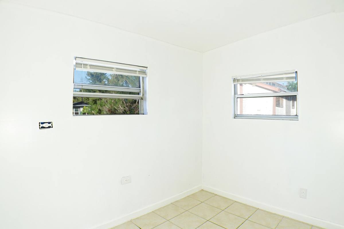 Apartment for rent at 3040-3042 Douglas Ave, Fort Myers, FL 33916