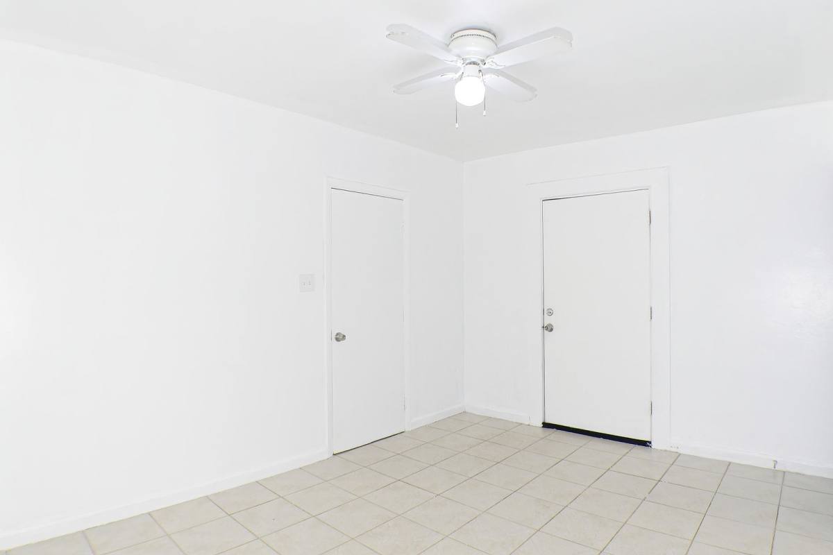 Apartment for rent at 3040-3042 Douglas Ave, Fort Myers, FL 33916
