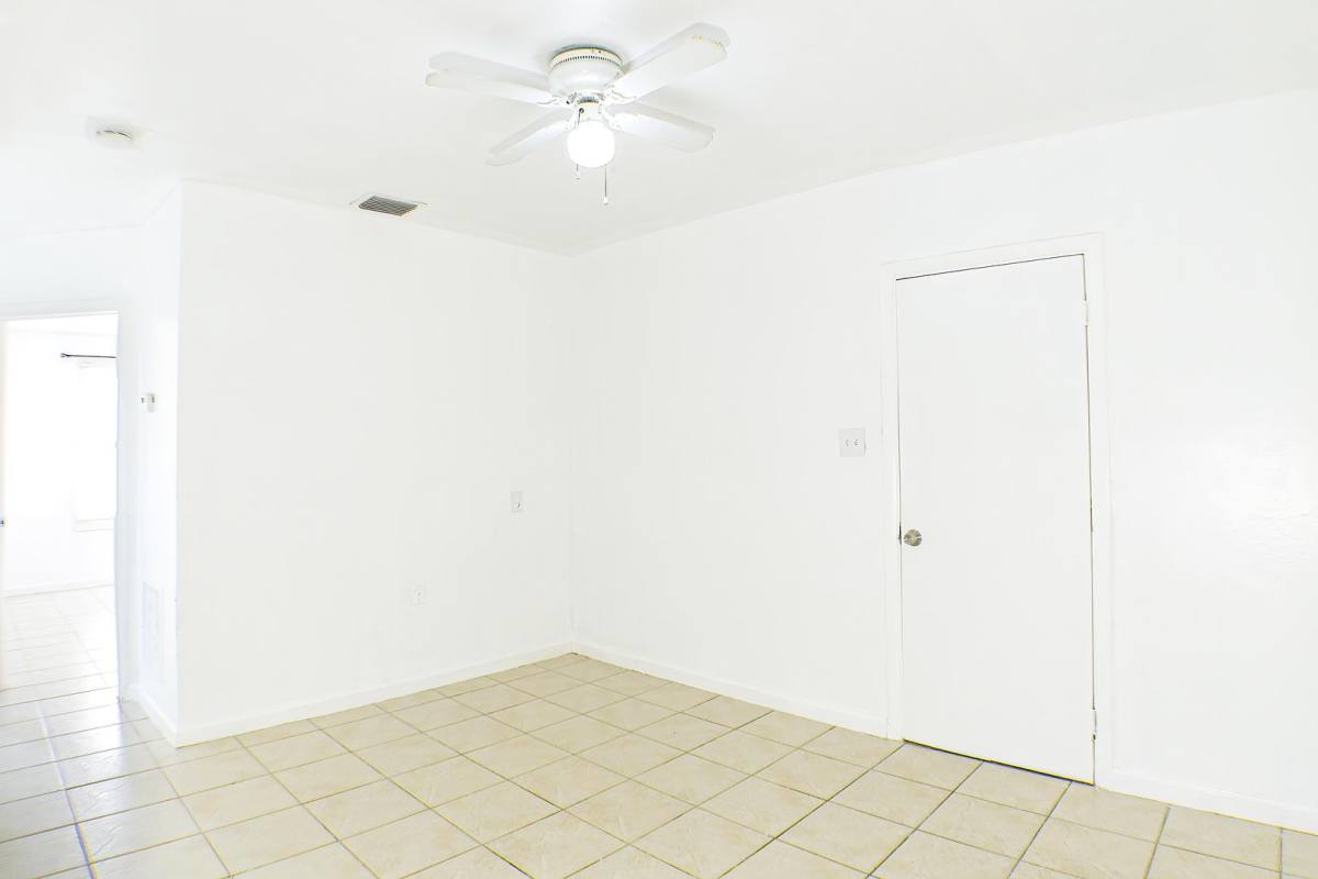 Apartment for rent at 3040-3042 Douglas Ave, Fort Myers, FL 33916