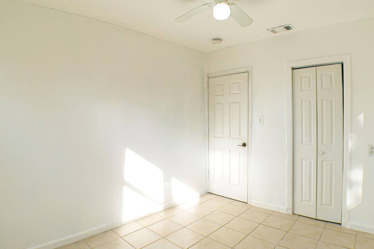 Apartment for rent at 3040-3042 Douglas Ave, Fort Myers, FL 33916