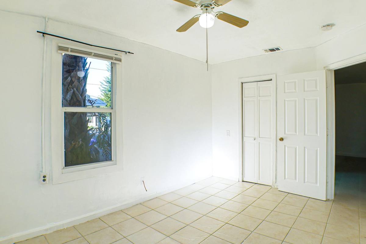 Apartment for rent at 3040-3042 Douglas Ave, Fort Myers, FL 33916