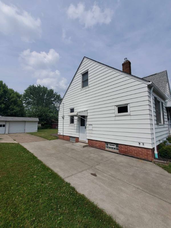 House for rent at 1510 Tuxedo Ave, Cleveland, OH 44134