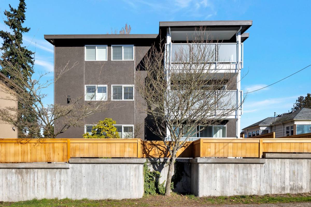 Apartment for rent at 1016 SW, Seattle, WA 98166