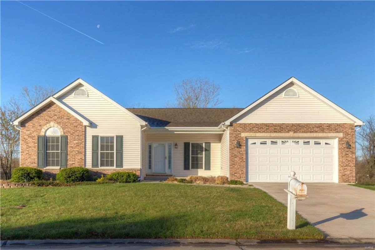 House for rent at 310 Royallsprings Parkway, O Fallon, MO 63368