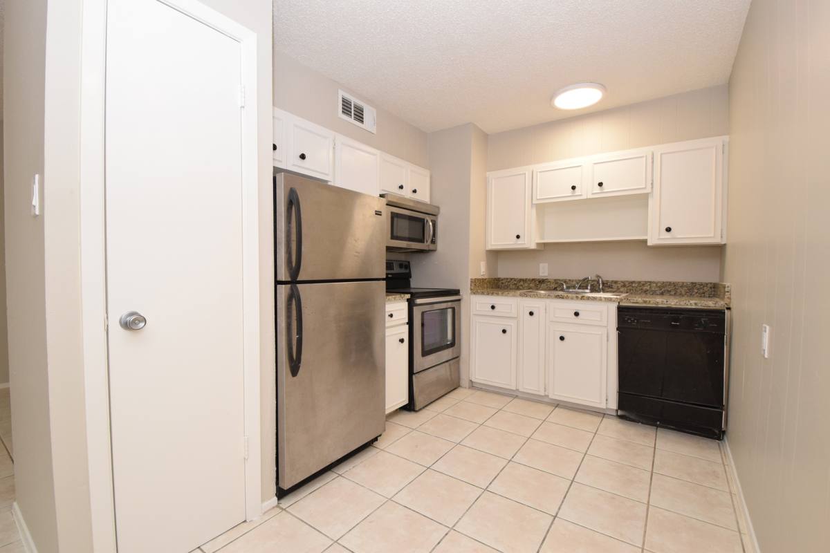Apartment for rent at 2404 Longview St, Austin, TX 78705