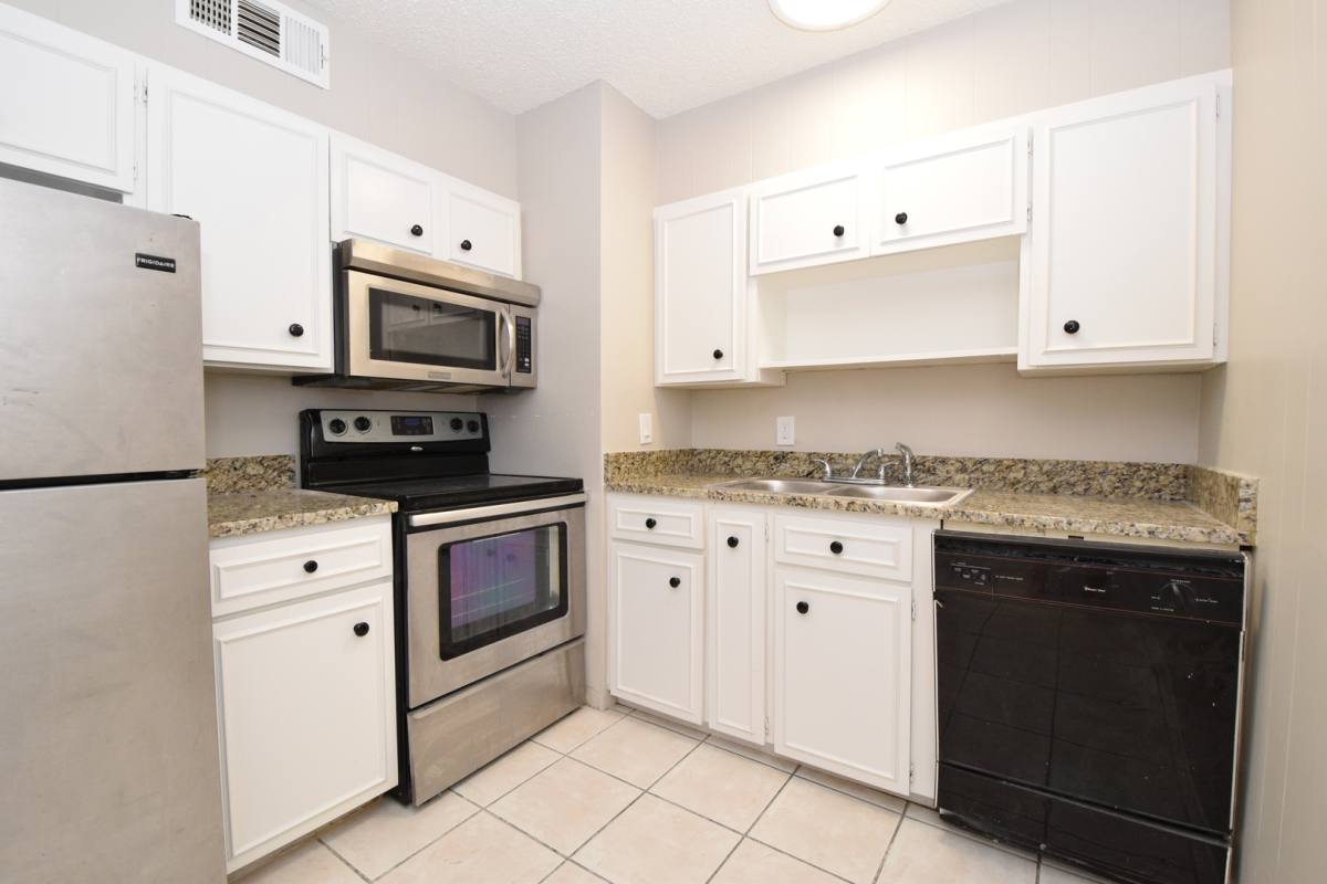 Apartment for rent at 2404 Longview St, Austin, TX 78705