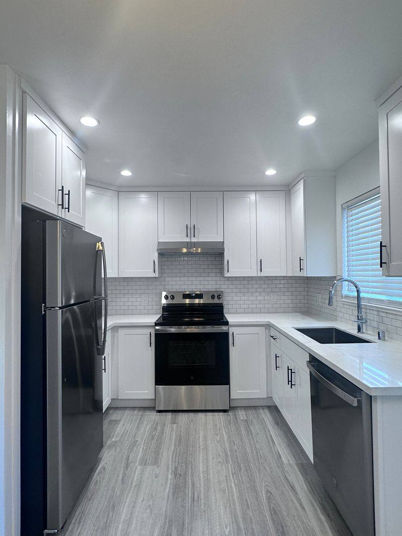 Apartment for rent at 906 E 4th Ave, San Mateo, CA 94401