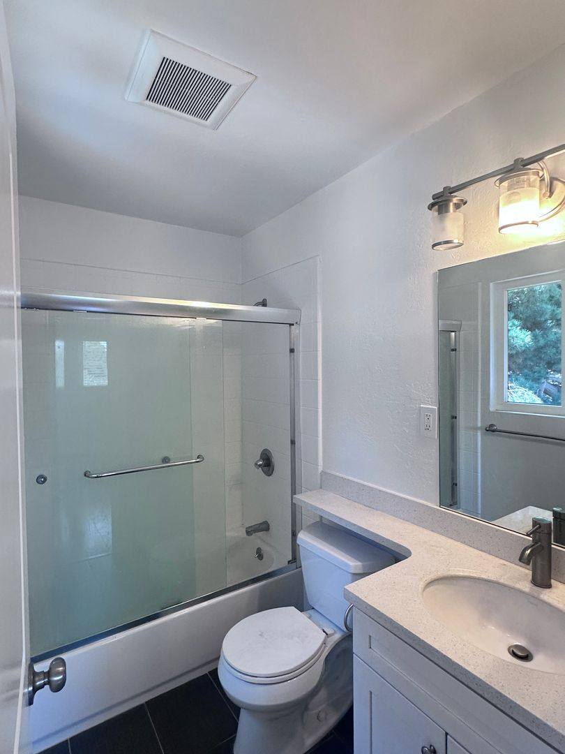 Apartment for rent at 906 E 4th Ave, San Mateo, CA 94401