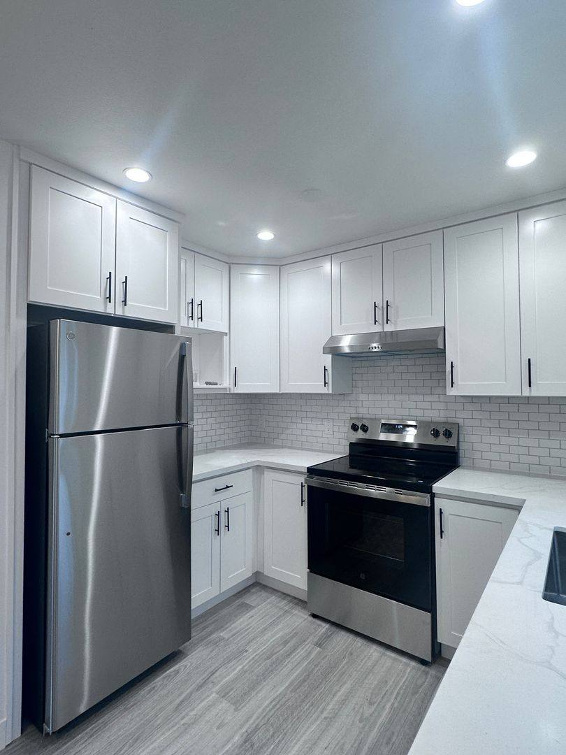 Apartment for rent at 906 E 4th Ave, San Mateo, CA 94401