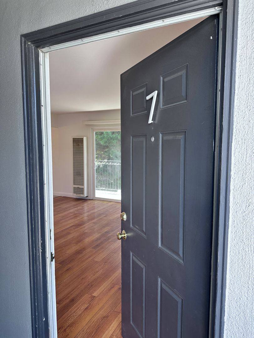 Apartment for rent at 906 E 4th Ave, San Mateo, CA 94401