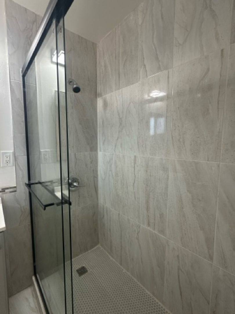 Apartment for rent at 1427 El Camino Rl, Burlingame, CA 94010