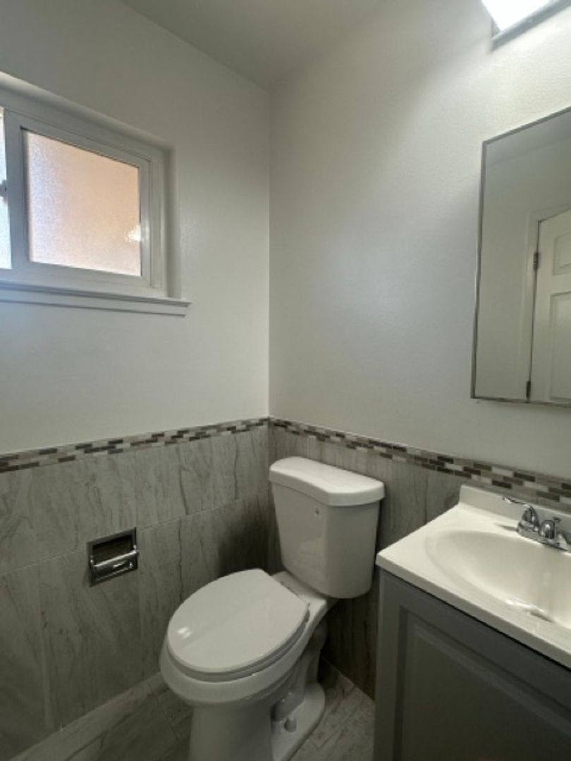 Apartment for rent at 1427 El Camino Rl, Burlingame, CA 94010