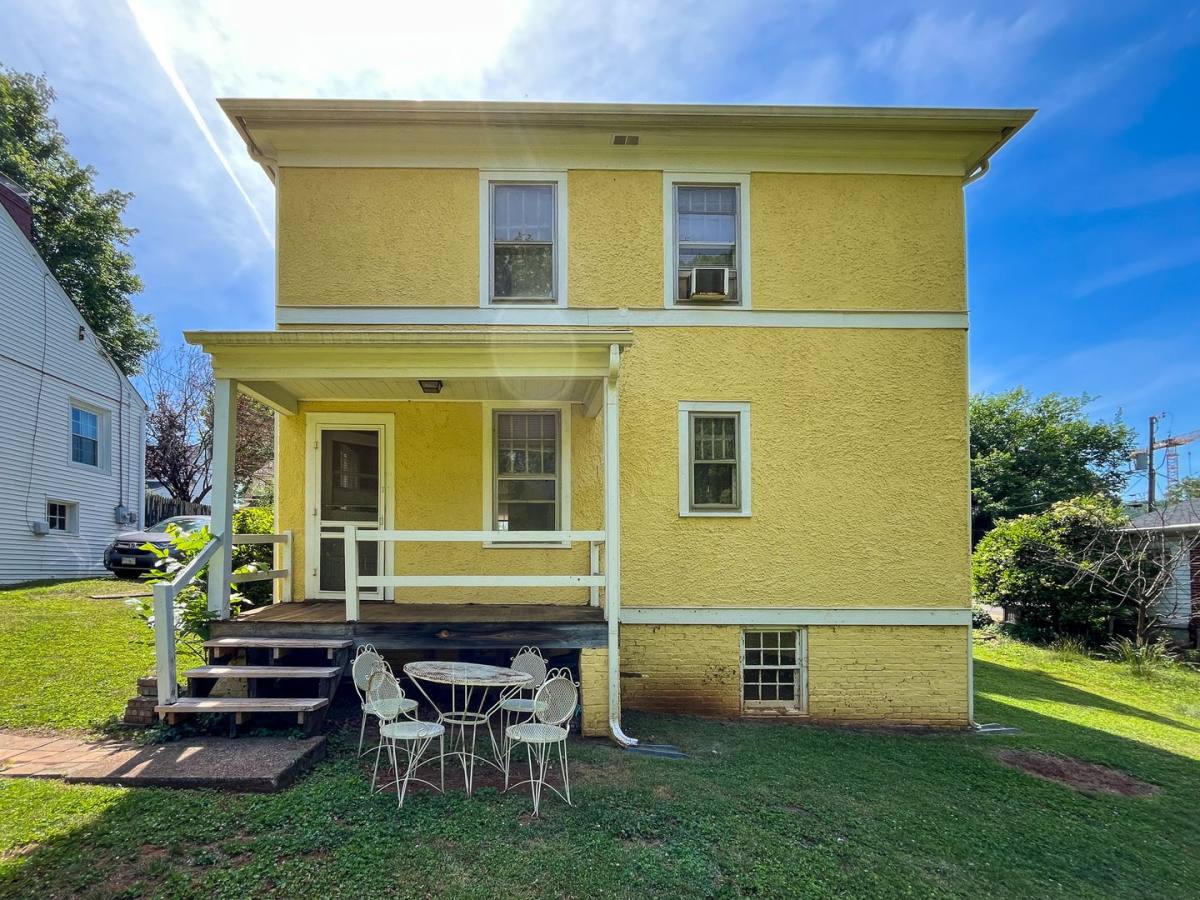 Apartment for rent at 2104 Hill St, Charlottesville, VA 22903