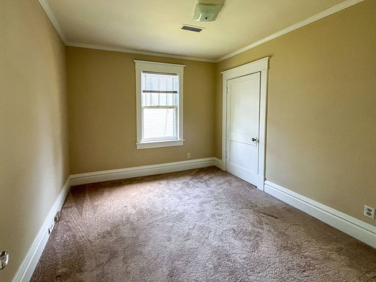 Apartment for rent at 2104 Hill St, Charlottesville, VA 22903