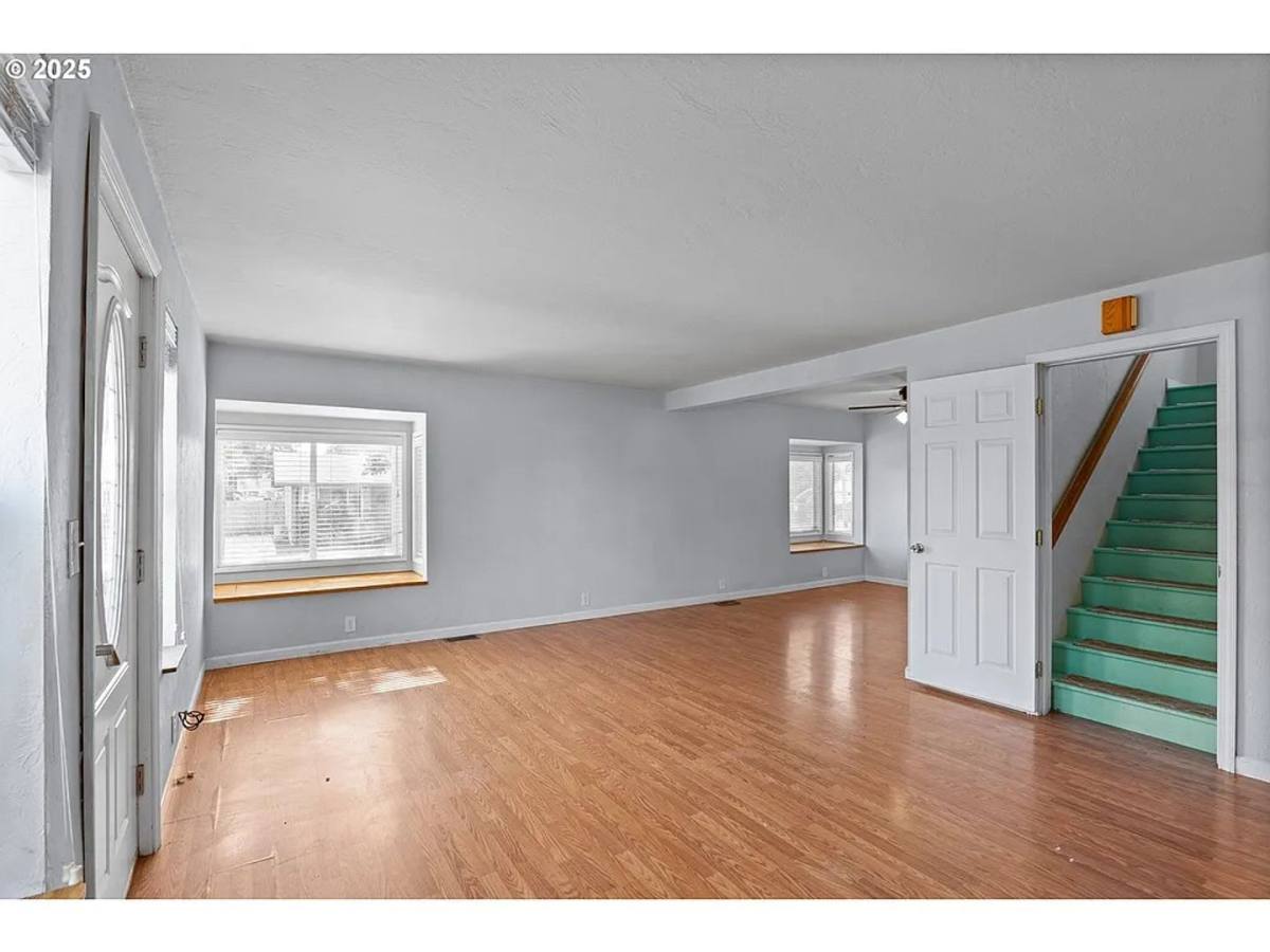House for rent at 1021 Deal St, Junction City, OR 97448
