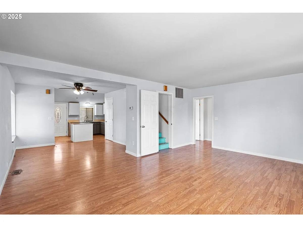 House for rent at 1021 Deal St, Junction City, OR 97448