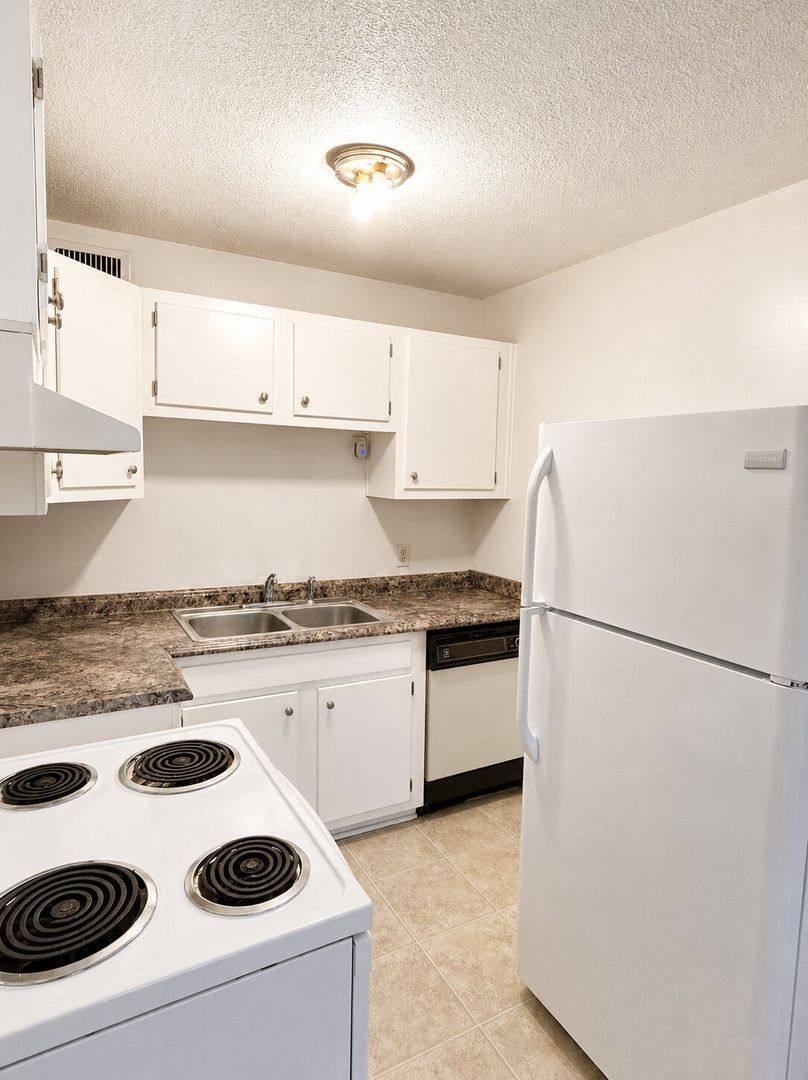 Apartment for rent at 3816 Country Club Rd #C, Winston Salem, NC 27104